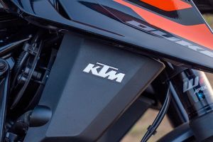 Brand Badge of 390 Duke