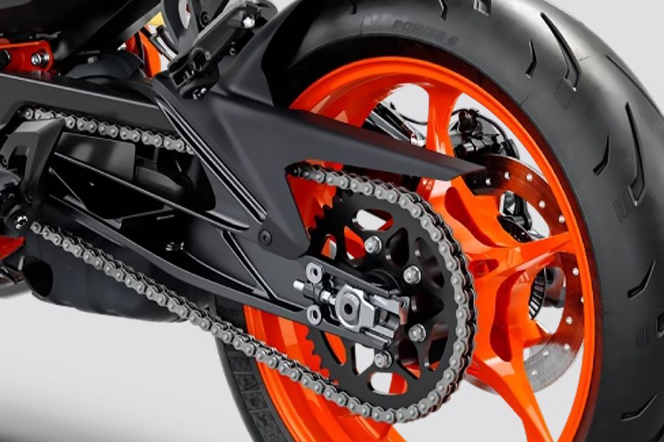 Chain Cover Image of 390 Duke R