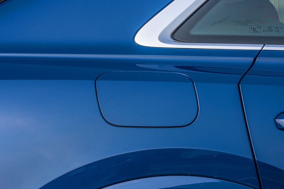 Fuel Lid (Closed) Image of SQ8