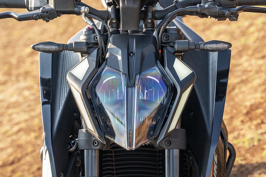 Daytime Running Lamp(DRL) of 390 Duke
