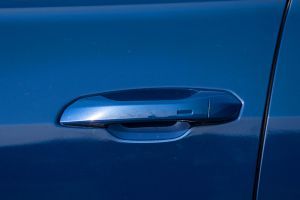 Door Handle Image of SQ8