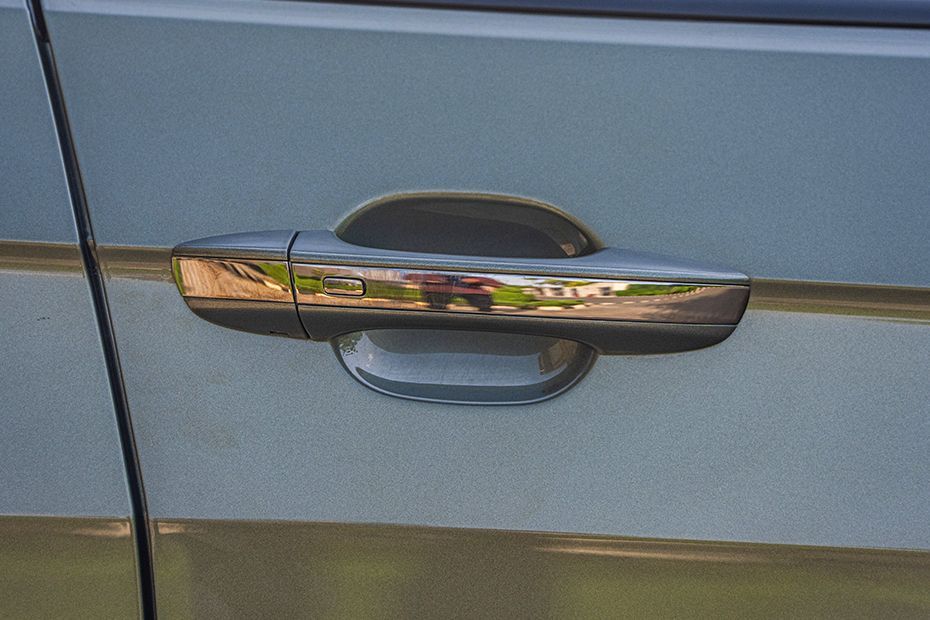 Door Handle Image of Taigun