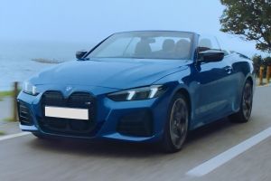 Driving: Front Left Quarter View Image of M440i