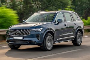 Driving: Front Left Quarter View Image of XC90