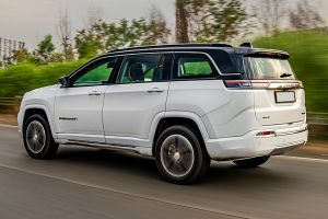 Driving: Rear Left Three Quarter View Image of Meridian