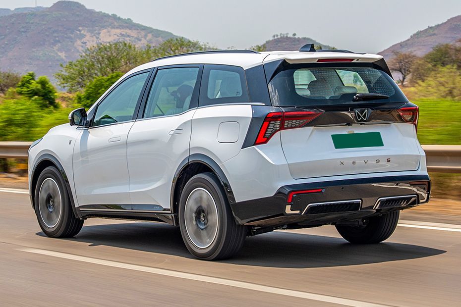 Driving: Rear Left Three Quarter View Image of XEV 9S