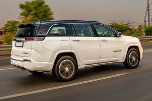 Driving: Rear Right Three Quarter View Image of Meridian