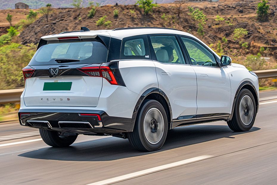 Driving: Rear Right Three Quarter View Image of XEV 9S