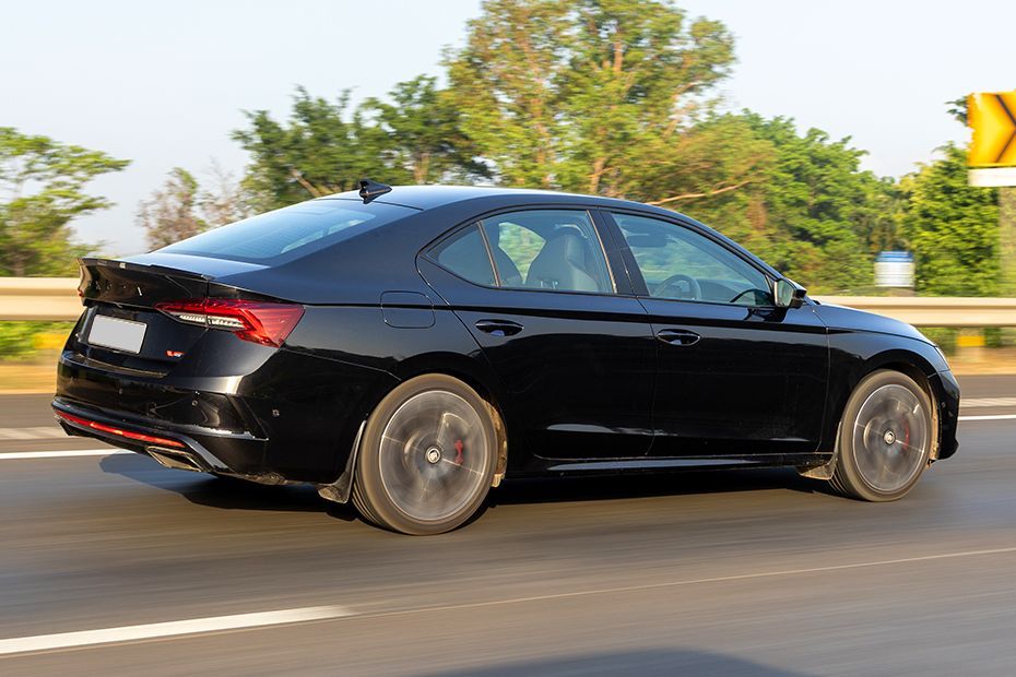 Driving: Rear Right Three Quarter View Image of Octavia RS