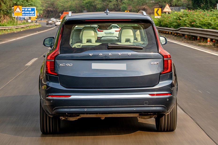 Driving: Rear View Image of XC90