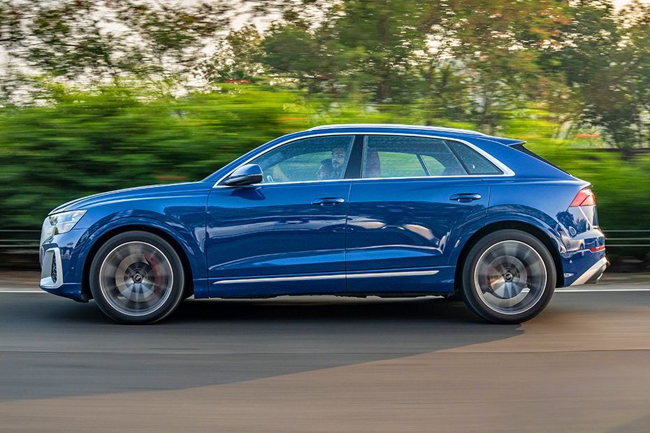 Driving: Side Profile (Left) View Image of SQ8