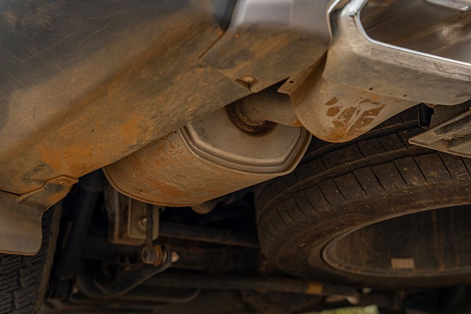 Exhaust Pipe Image of Majestor