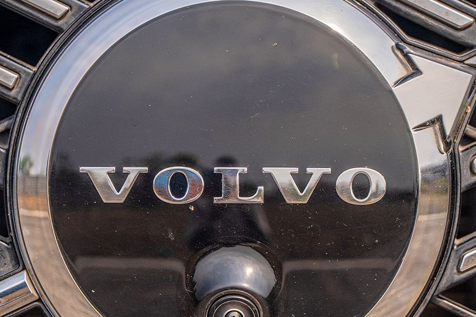 Brand Logo (Front) Image of XC90