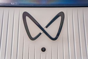 Brand Logo (Front) Image of XEV 9S