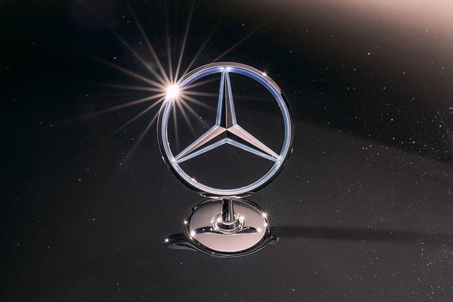 Brand Logo (Front) Image of S Class Facelift