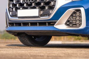 Front Bumper Image of SQ8