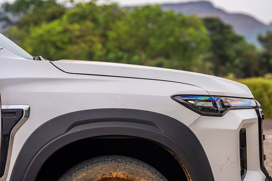 Front Fender Image of Majestor