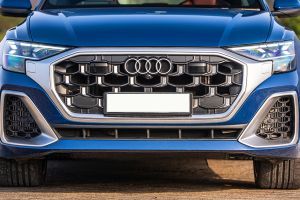 Front Grille Image of SQ8