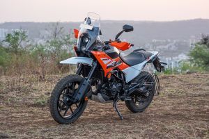 Front Left Quarter View View of 390 Adventure