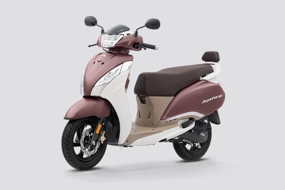 Front Left Quarter View View of Jupiter 125