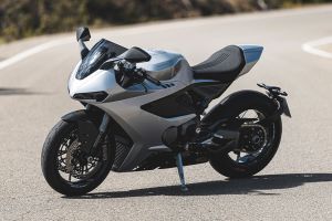Front Left Quarter View View of Manx R