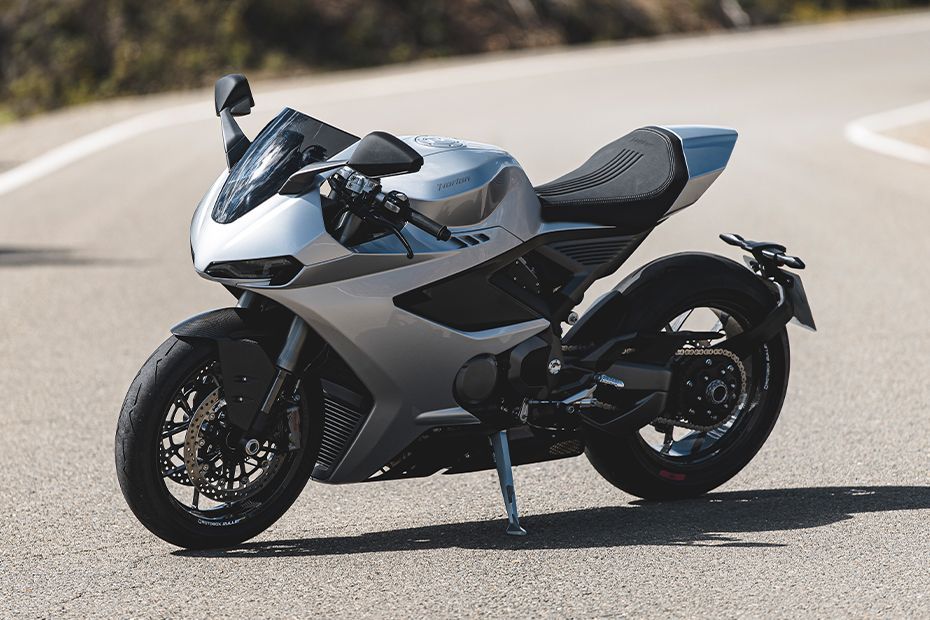 Front Left Quarter View View of Manx R
