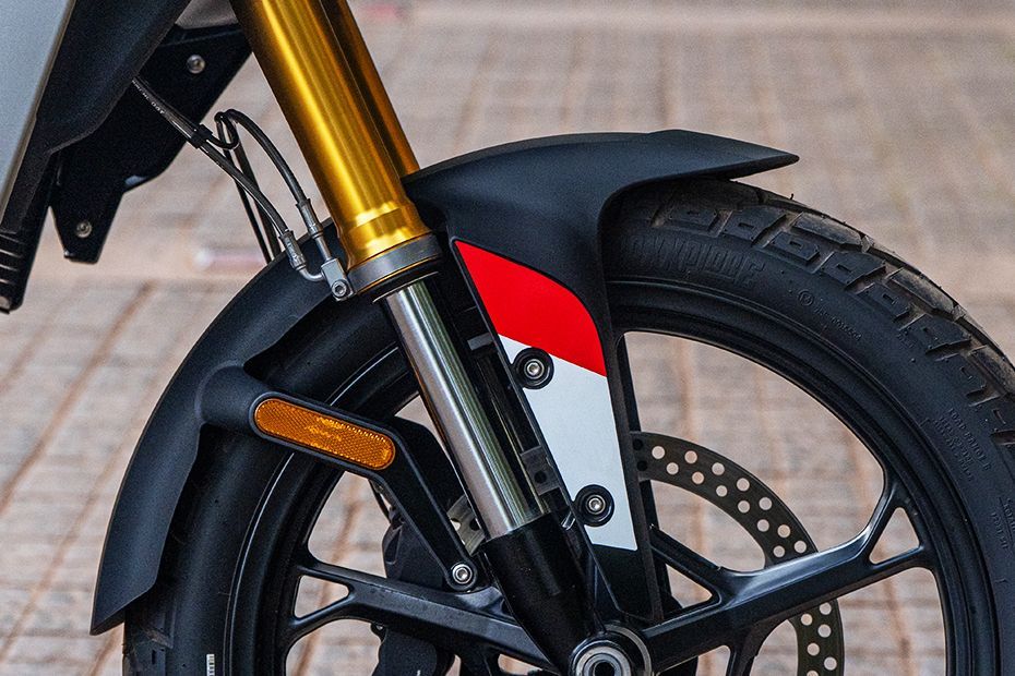 Front Mudguard & Suspension of F 450 GS