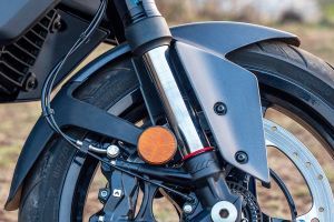 Front Mudguard & Suspension of 390 Duke