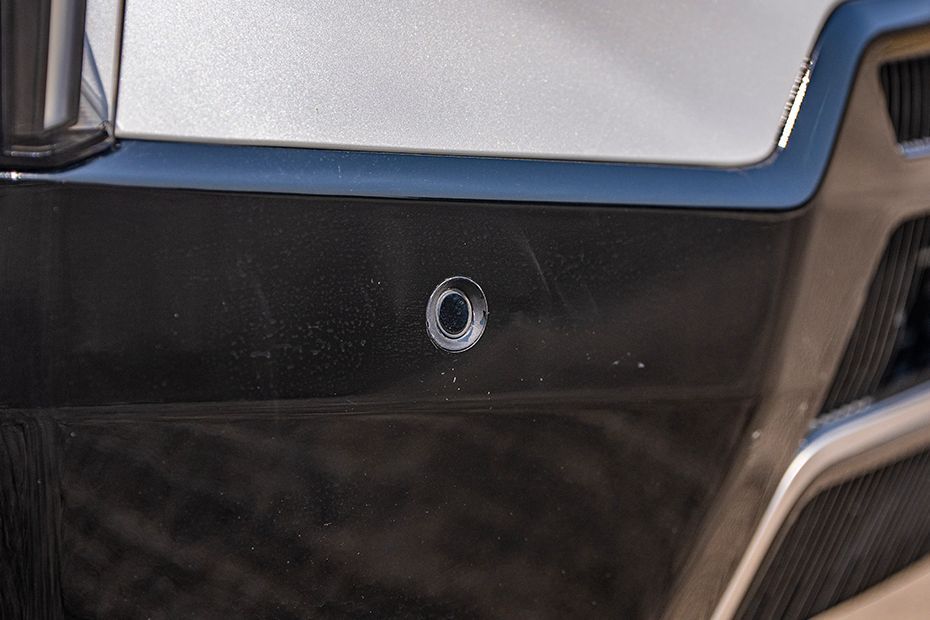 Front Parking Sensors Image of XEV 9S