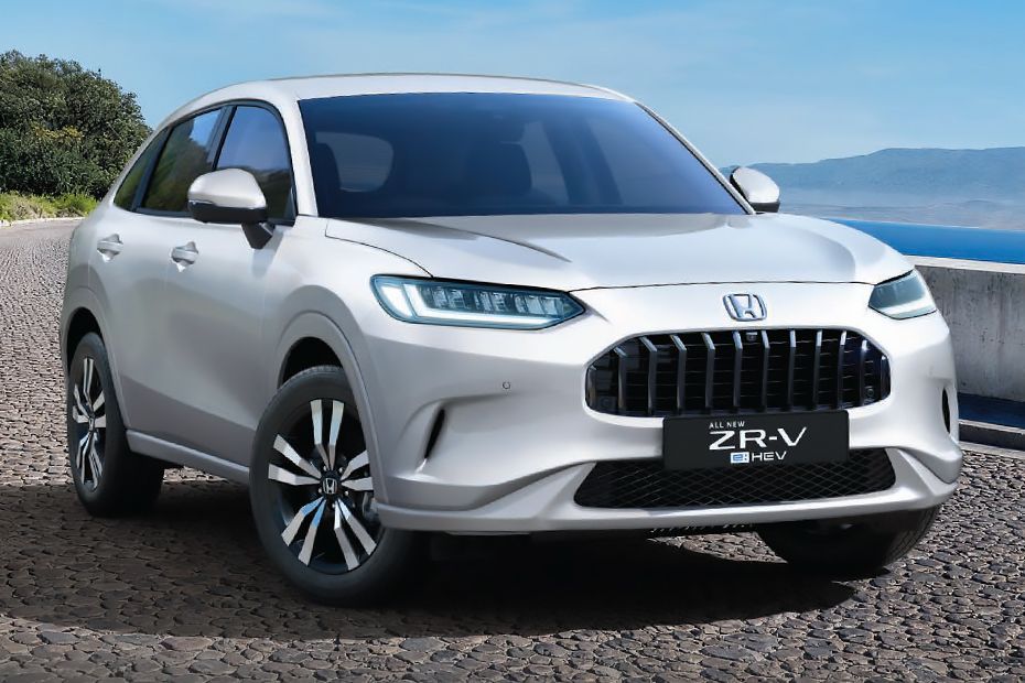 Front Right Quarter View Image of ZR-V