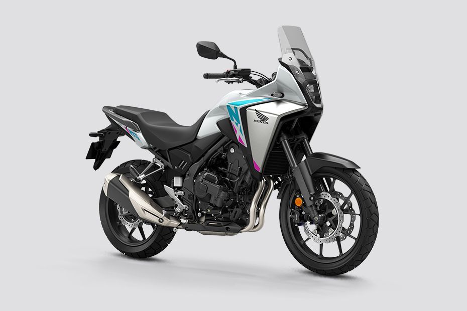 Front Right Quarter View of NX500