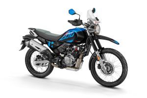 Front Right Quarter View of XPulse 200 4V