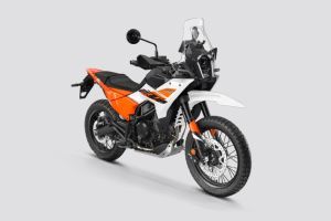 Front Right Quarter View of 390 Adventure S