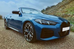Front Right Quarter View Image of M440i