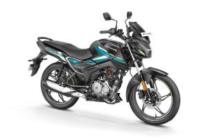 Front Right Quarter View of Glamour X 125