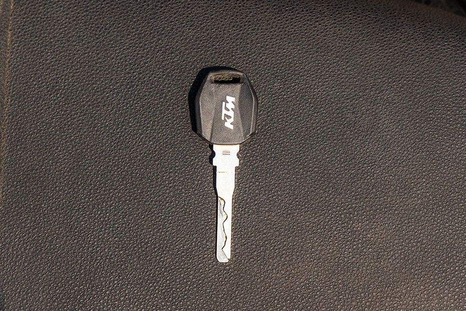 Key (Front) of 390 Adventure X