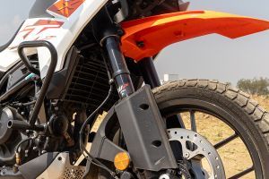 Front Suspension of 390 Adventure X