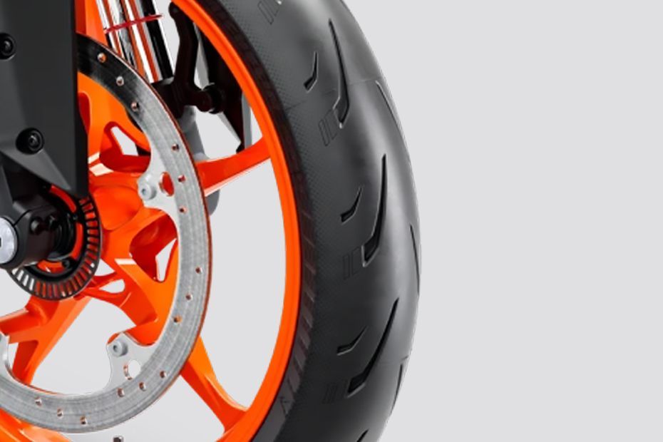 Front Tyre of 390 Duke R