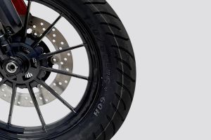 Front Tyre of SRV 300