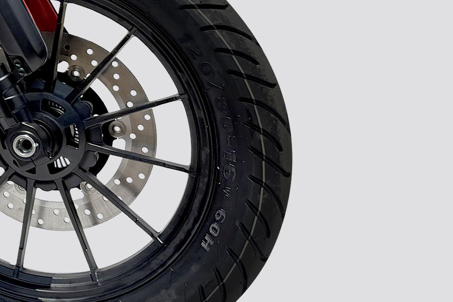 Front Tyre of SRV 300
