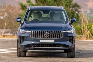 Front View Image of XC90