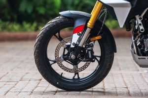 Front Wheel of F 450 GS