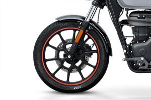 Front Wheel of Meteor 350