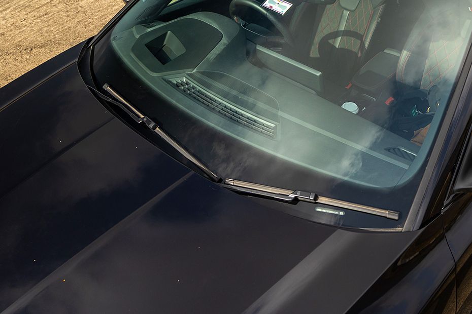 Front Windshield and Wiper Image of Octavia RS