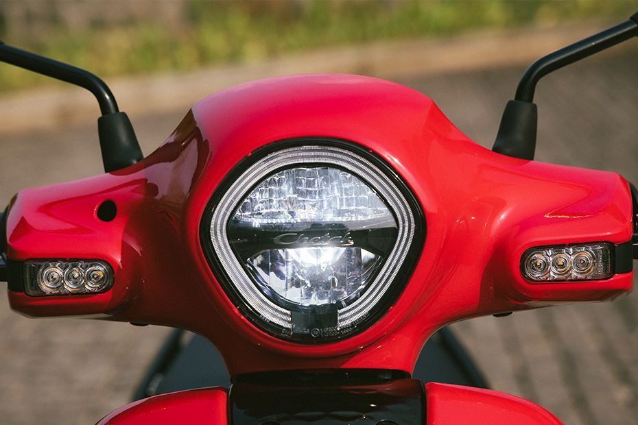 Headlamp of Chetak C2501