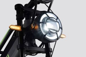 Headlamp of Street Mamba
