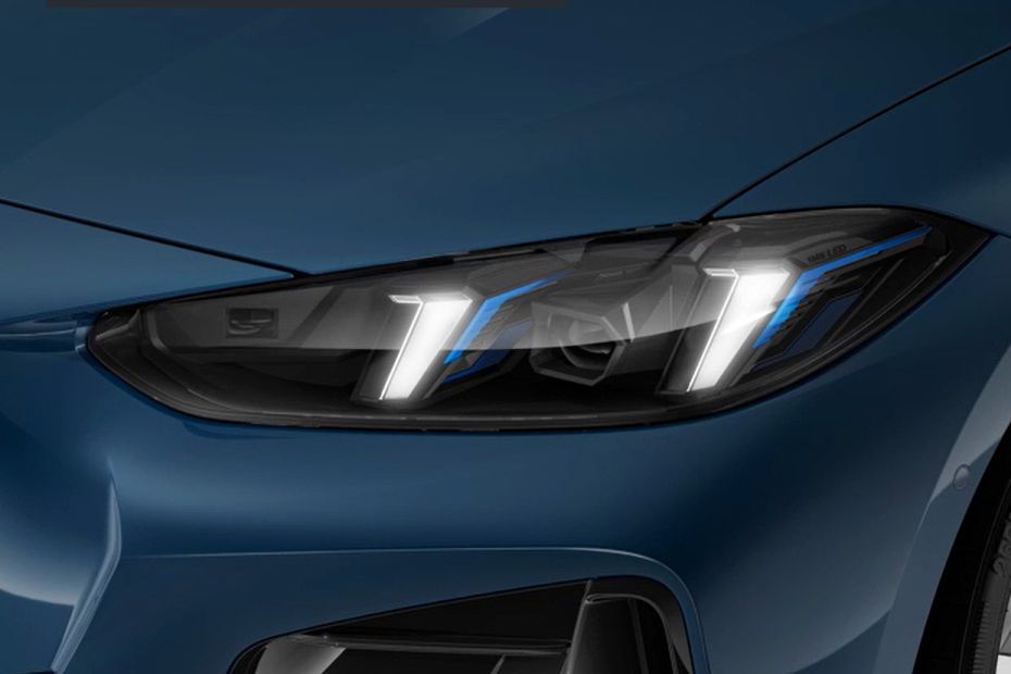 Headlight Image of M440i