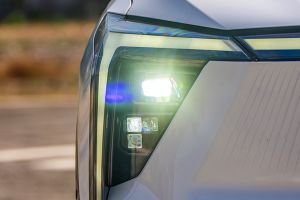 Headlight Image of XEV 9S
