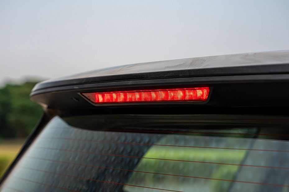 High Mount Stop Lamp Image of Majestor