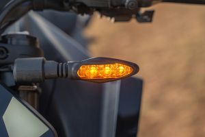 Indicator (Front) of 390 Duke